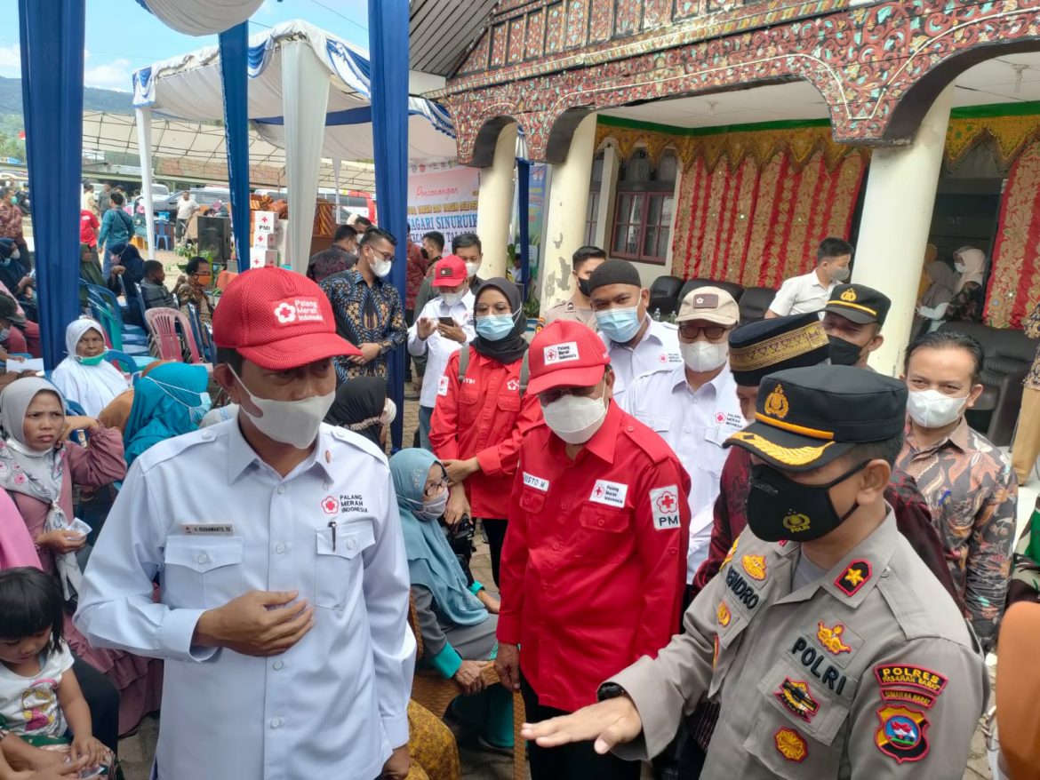 H. Risnawanto SE terima  10.000 Vaksin CORONAVAC SD dari PMI SUMBAR
