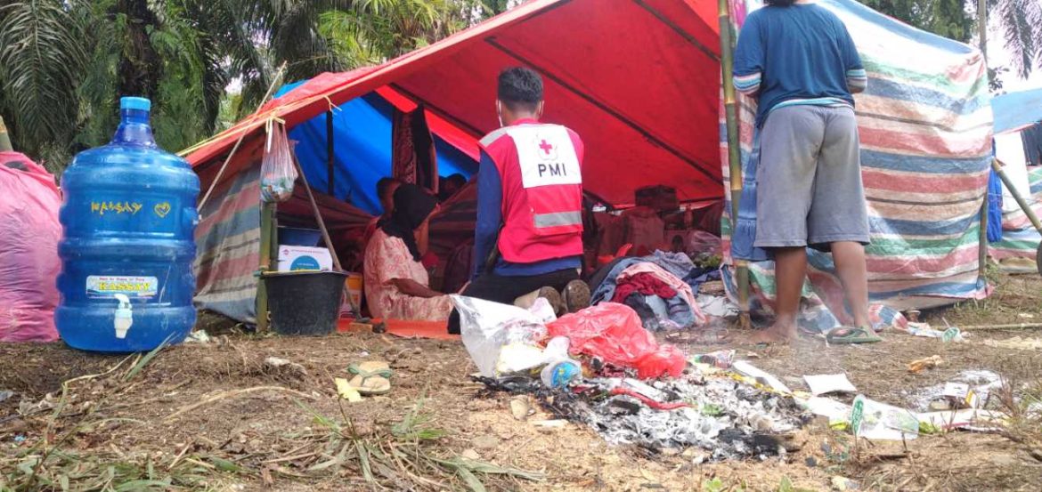 Tim Yankes PMI Pasbar Cek Kesehatan Lansia Terdampak Gempa di Lubuak Sariak Hari ini