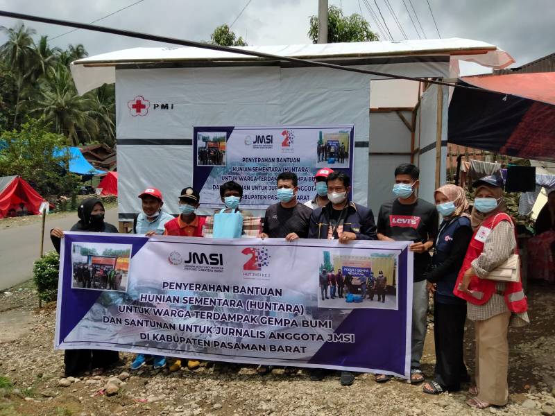 JMSI Sumbar Salurkan Bantuan Donasi Empat Unit Huntara ke PMI Pasbar