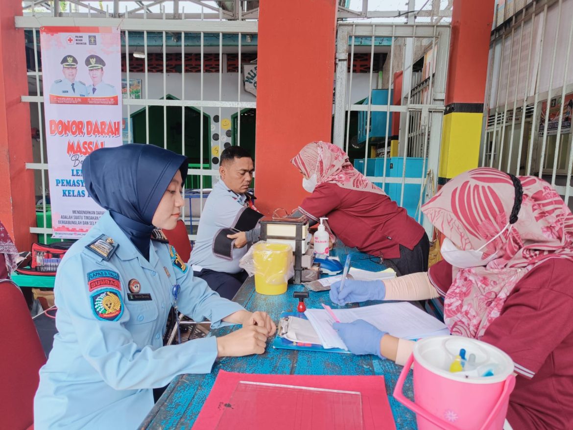 Petugas dan Warga Binaan Lapas Klas III Talu Gelar Donor Darah